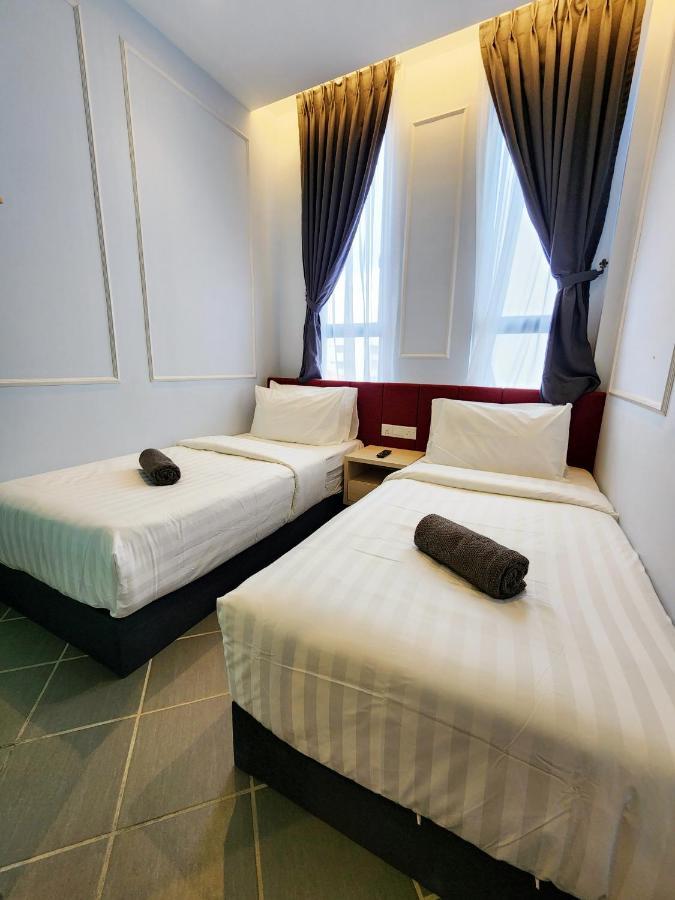 Mac Hotel By Sky Hive George Town Exterior photo