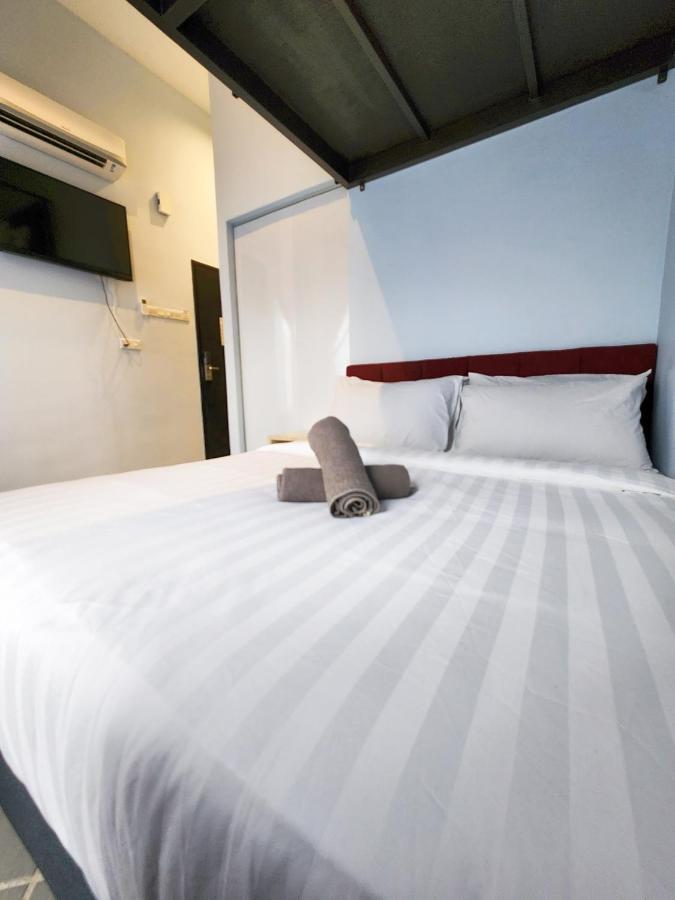 Mac Hotel By Sky Hive George Town Exterior photo